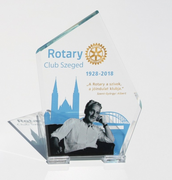 CE Glass Plakettek a Rotary ünnepségen